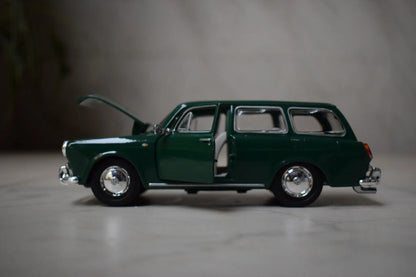 Maisto Special Edition  Volkswagen 1600 Squareback  Green 