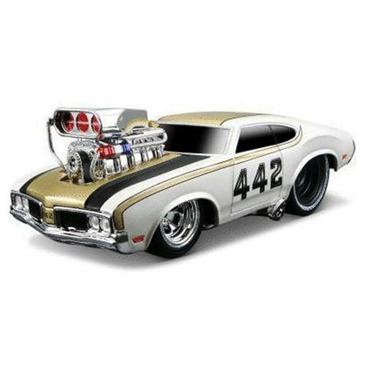 Maisto  Muscle Machine Oldsmobile 442  Glossy White