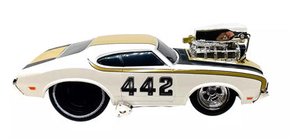 Maisto  Muscle Machine Oldsmobile 442  Glossy White