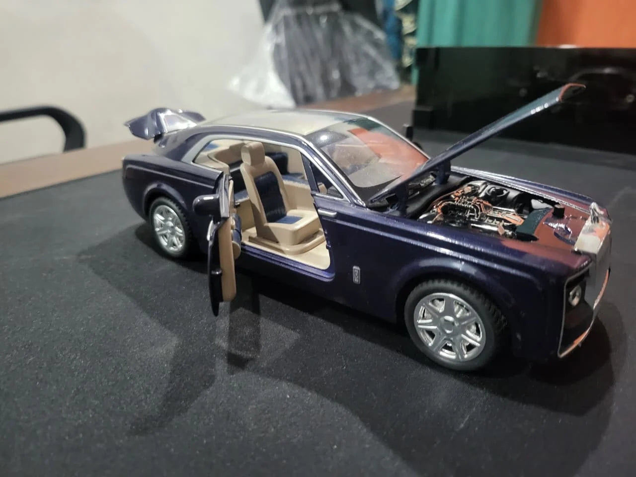 XLG   Rolls Royce Phantom  Purple