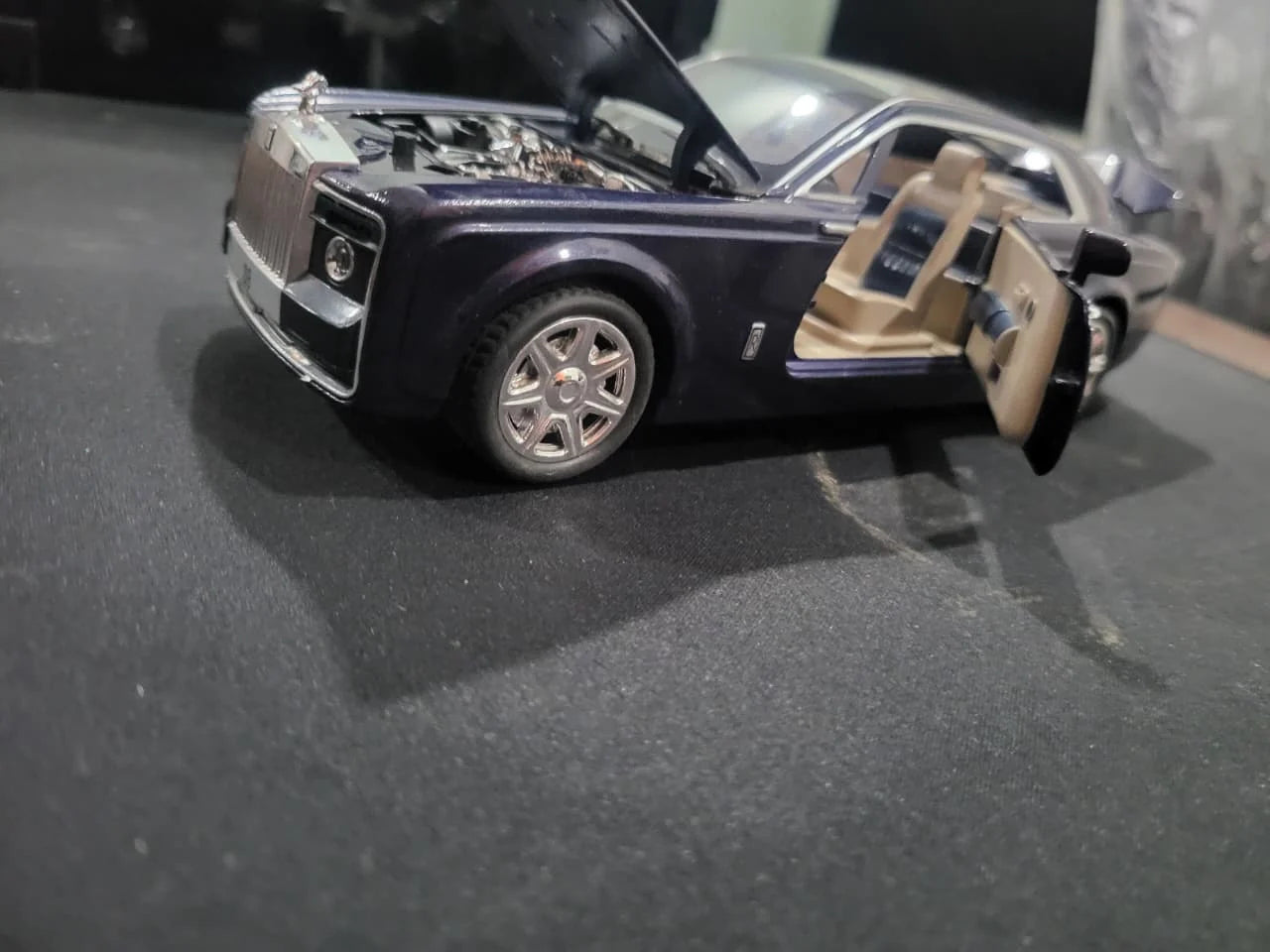 XLG   Rolls Royce Phantom  Purple