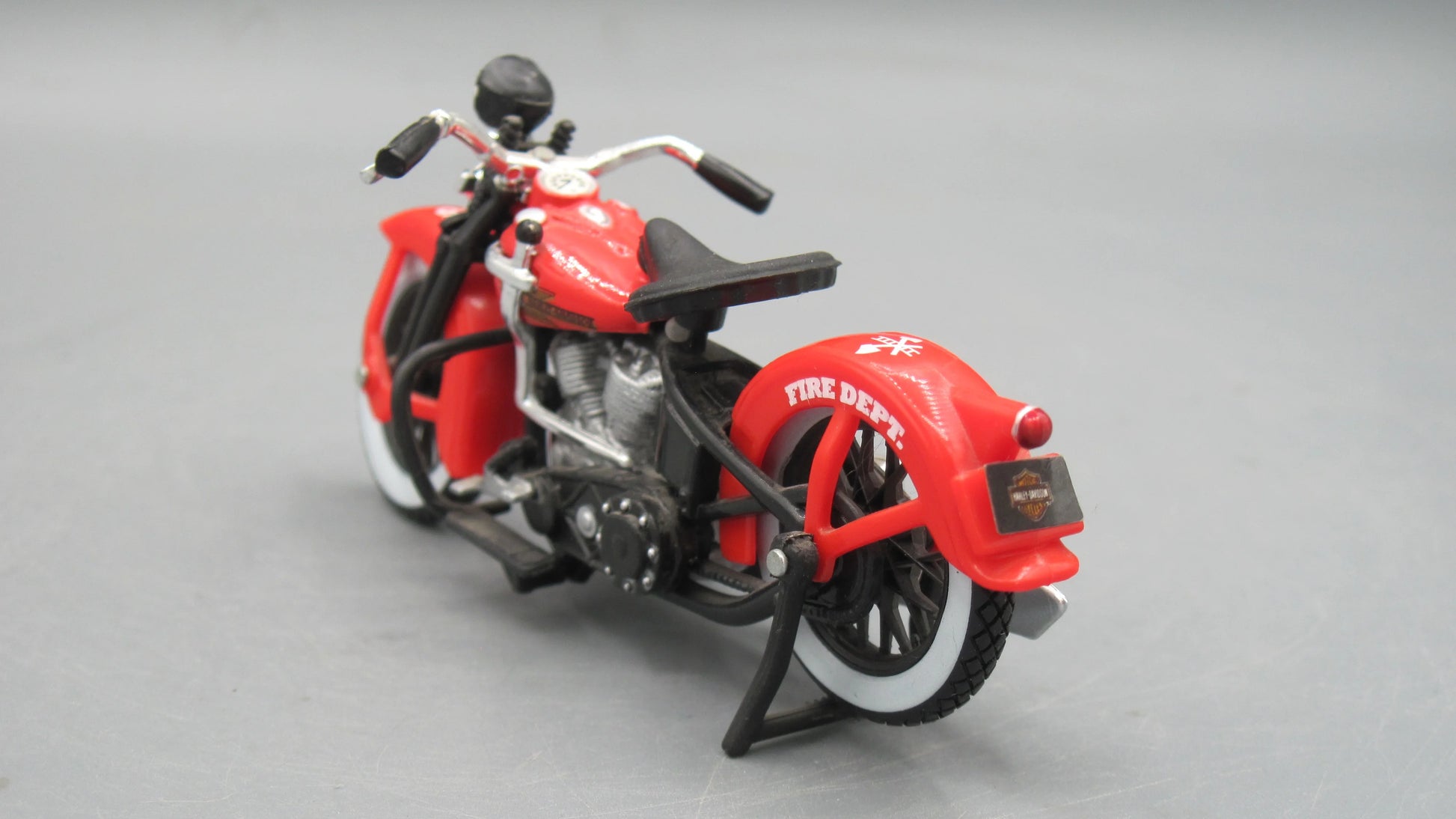 Maisto   Harley-Davidson Knucklehead 1936 Red Fire Dept