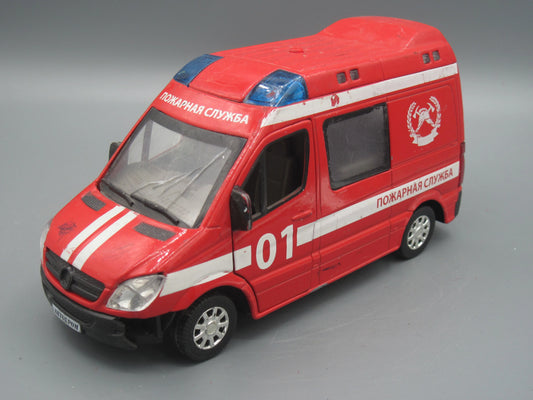 Abtonpom    Fire Service Van  Red