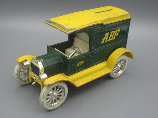 ERTL   Ford Model T Van 1917 Green & Yellow