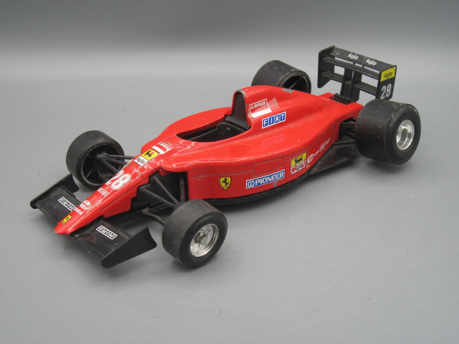 Bburago   Ferrari 641/2 Formula 1 Racecar  Red