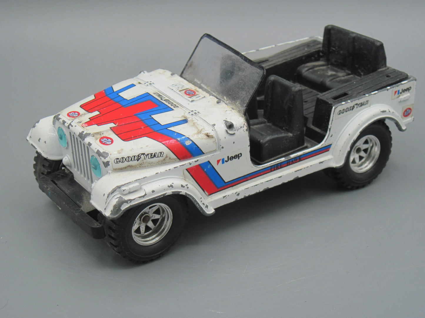 Bburago   Jeep CJ-7  White