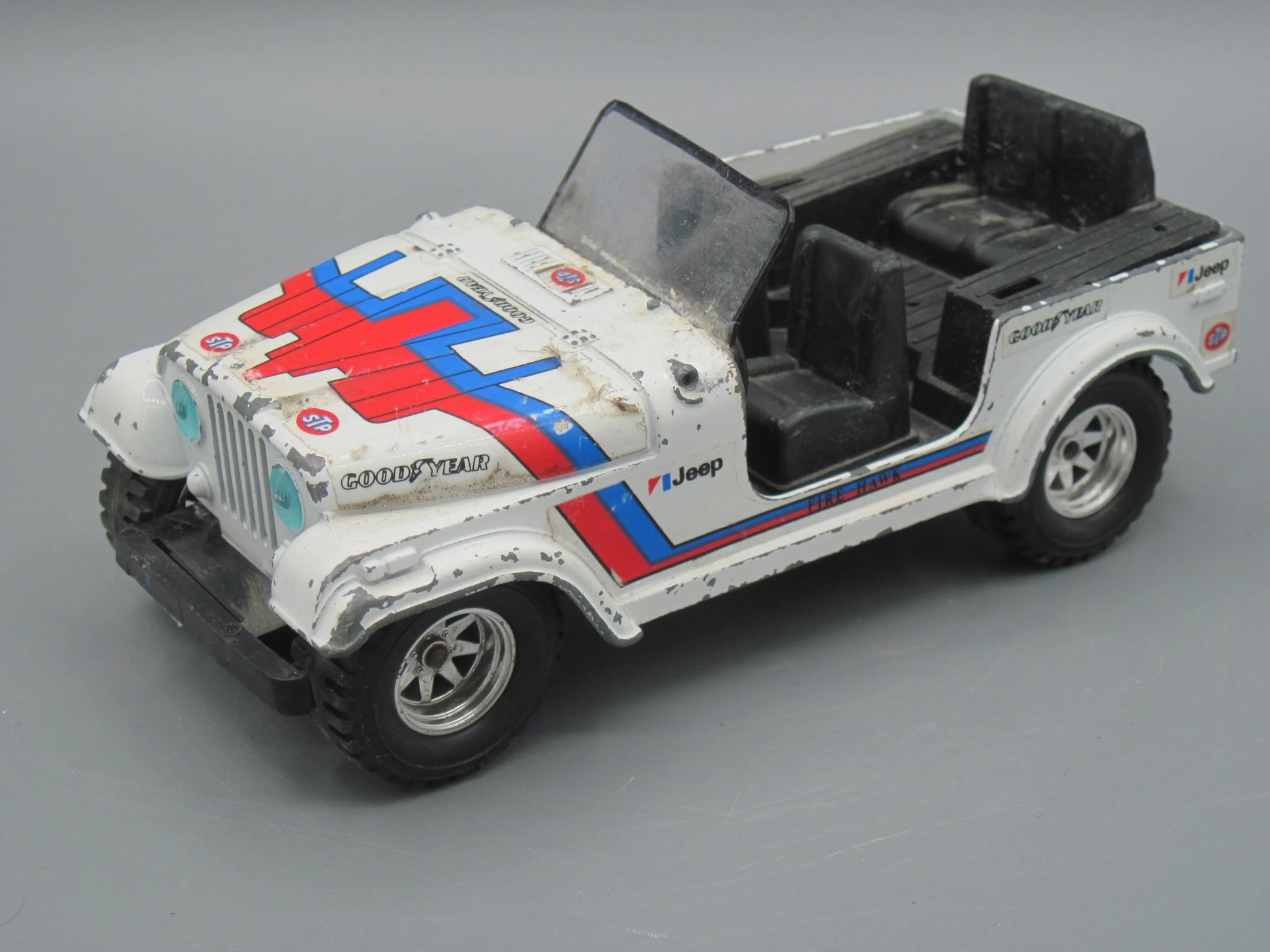 Bburago   Jeep CJ-7  White