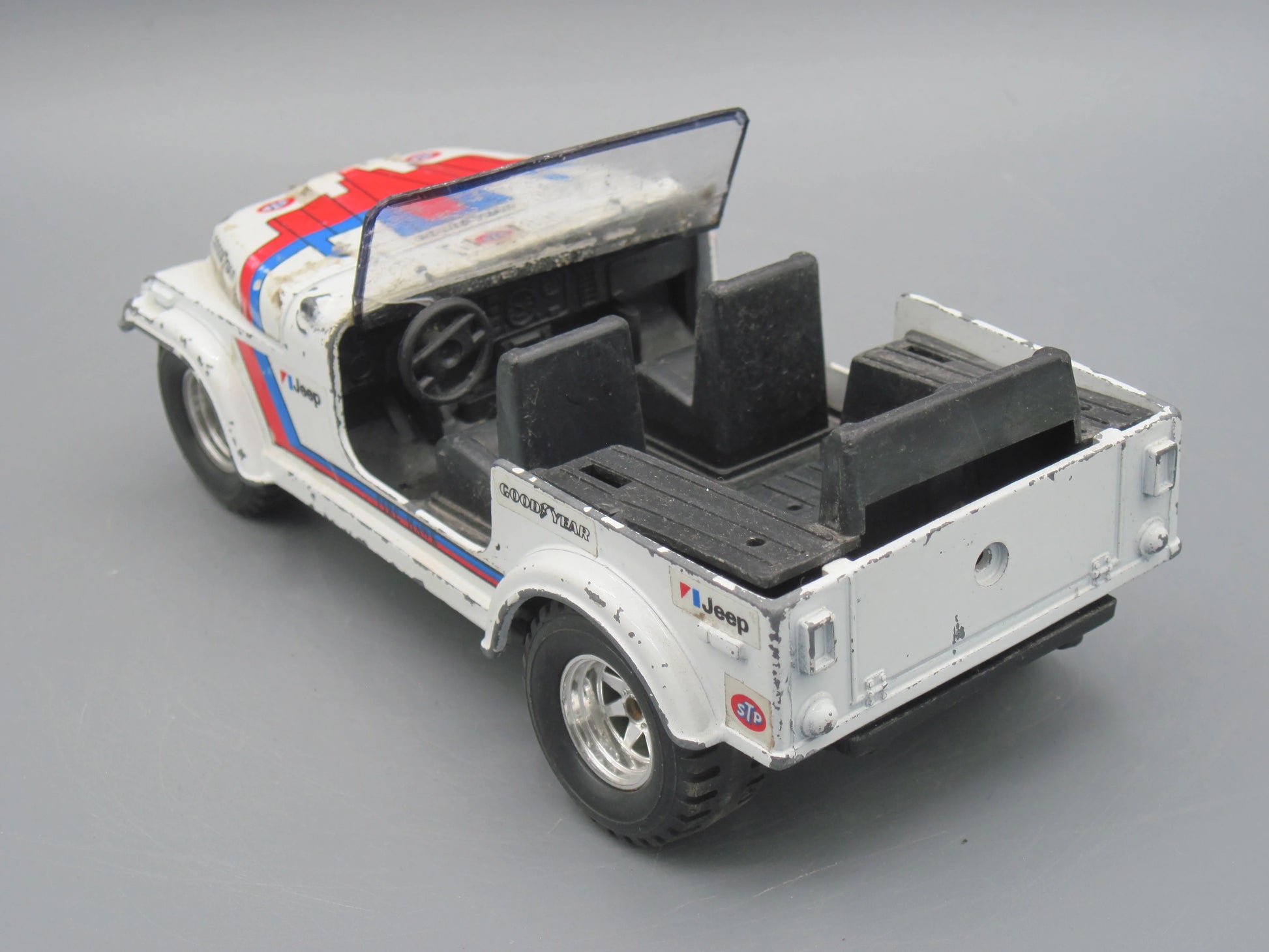 Bburago   Jeep CJ-7  White