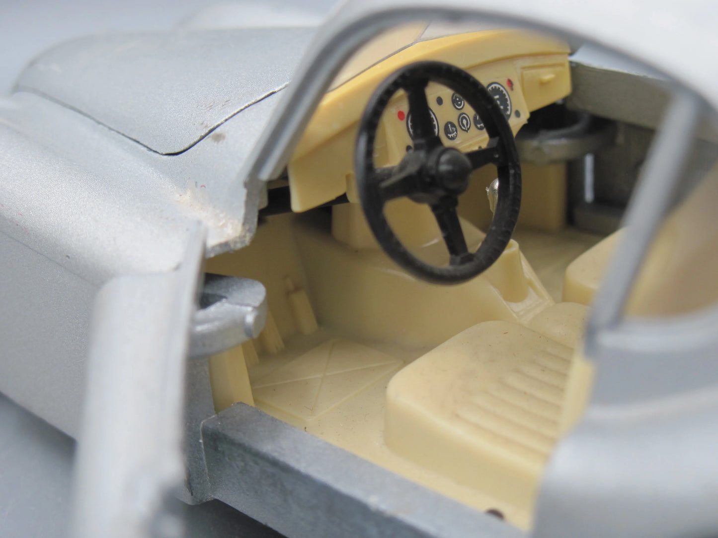 Bburago   Jaguar XK 120 1948 Grey