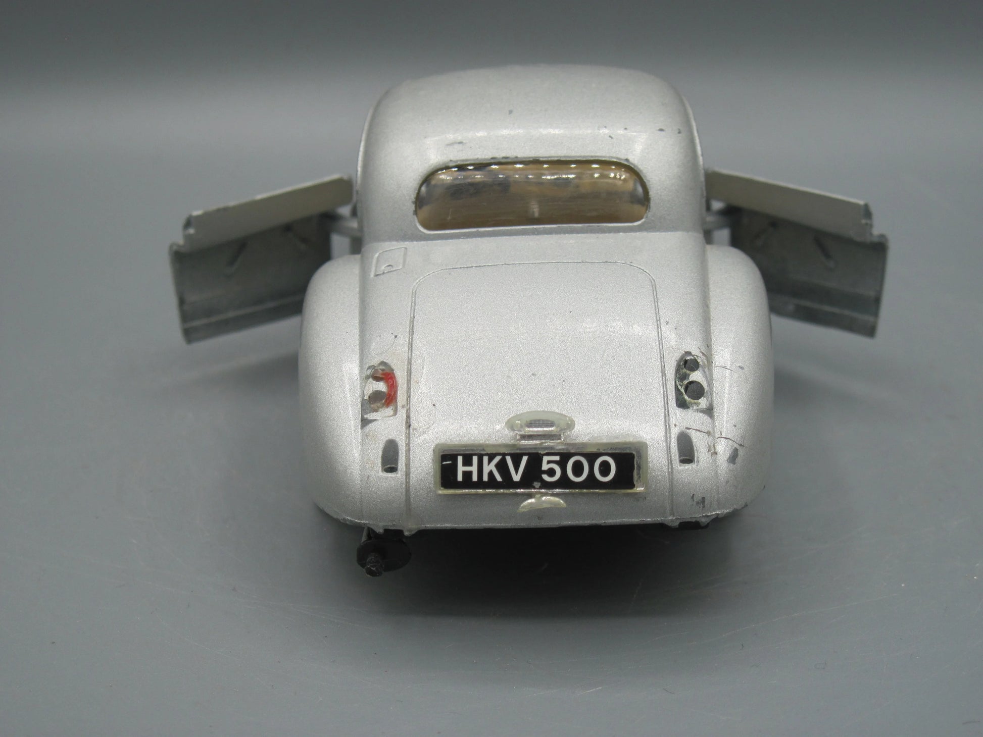 Bburago   Jaguar XK 120 1948 Grey