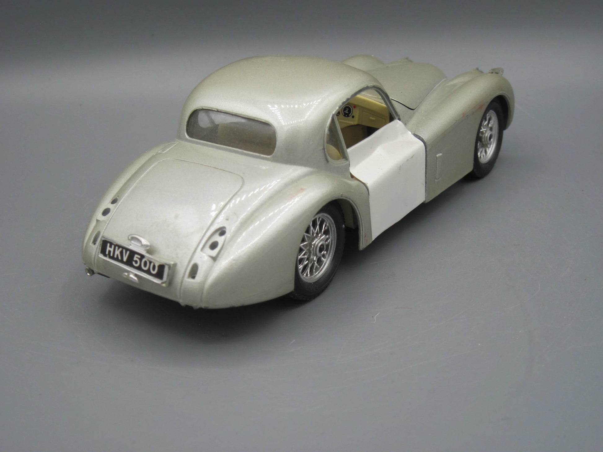 Bburago   Jaguar XK 120 1948 Silver