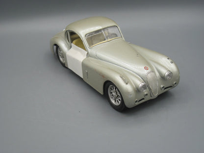 Bburago   Jaguar XK 120 1948 Silver