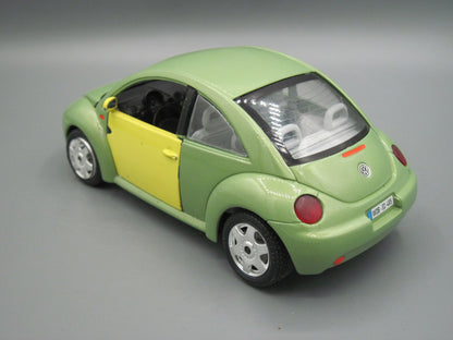 Bburago   Volkswagen New Beetle 1998 Green
