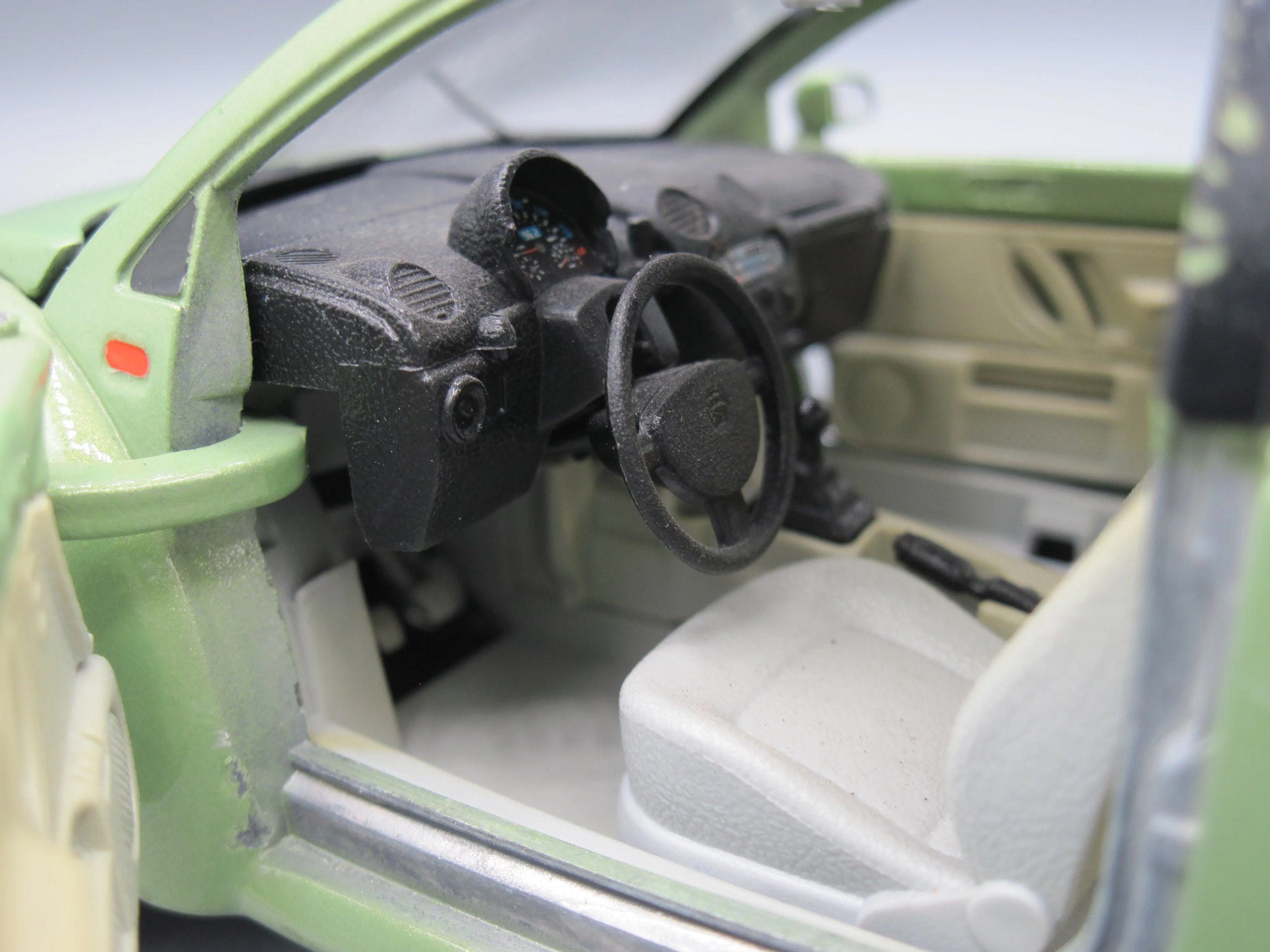 Bburago   Volkswagen New Beetle 1998 Green