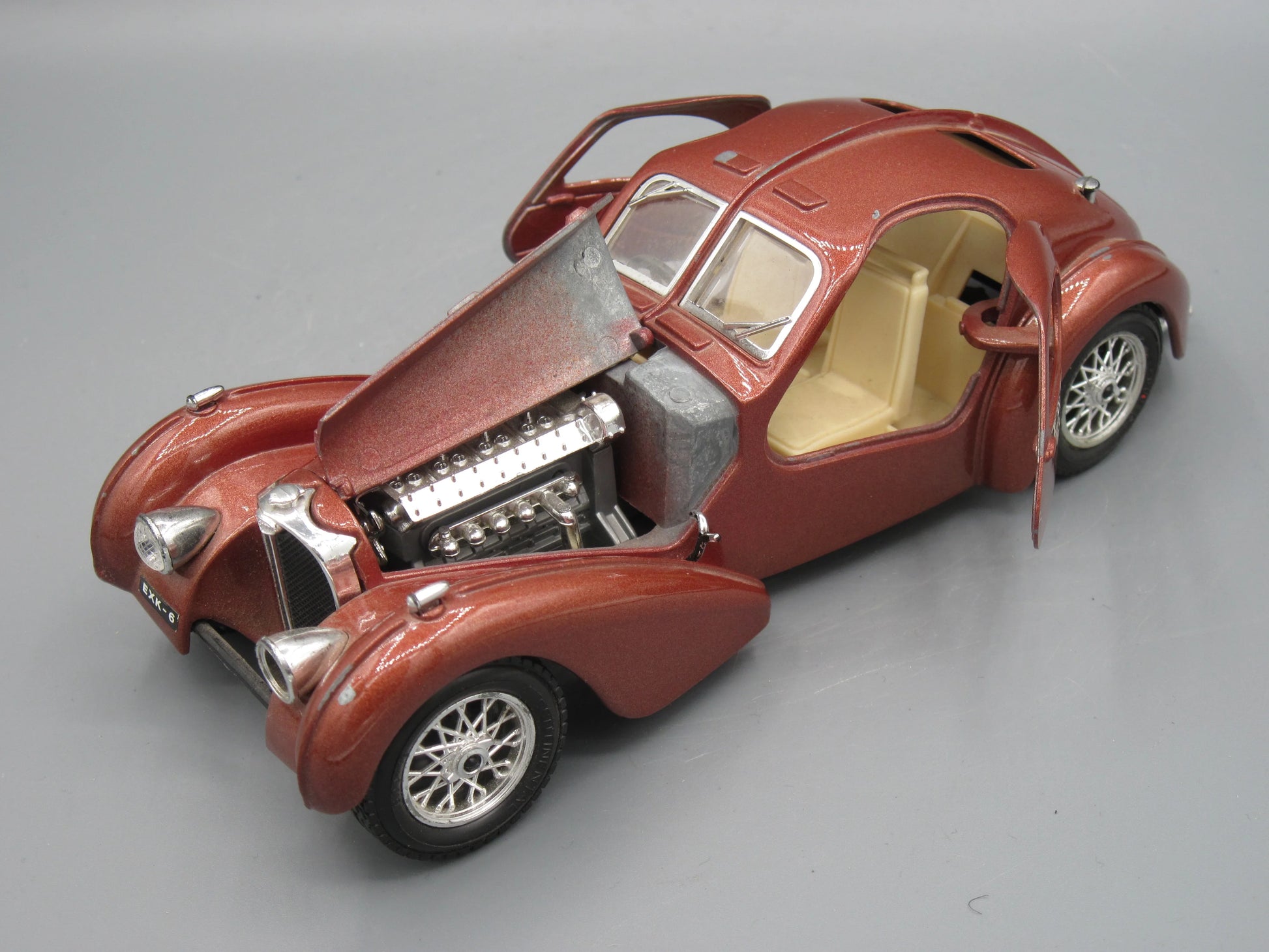 Bburago   Bugatti Atlantic 1936 Brown