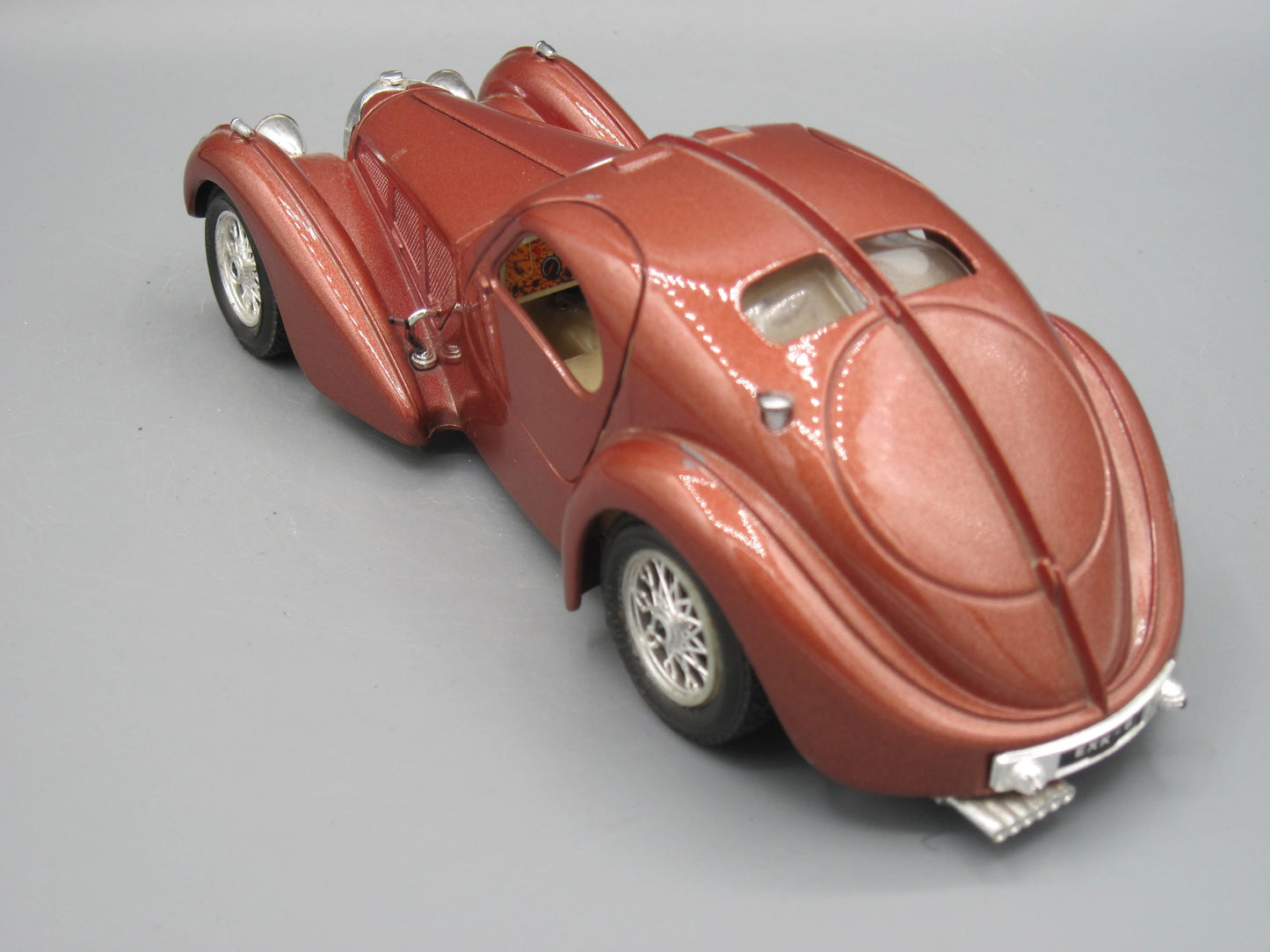 Bburago   Bugatti Atlantic 1936 Brown