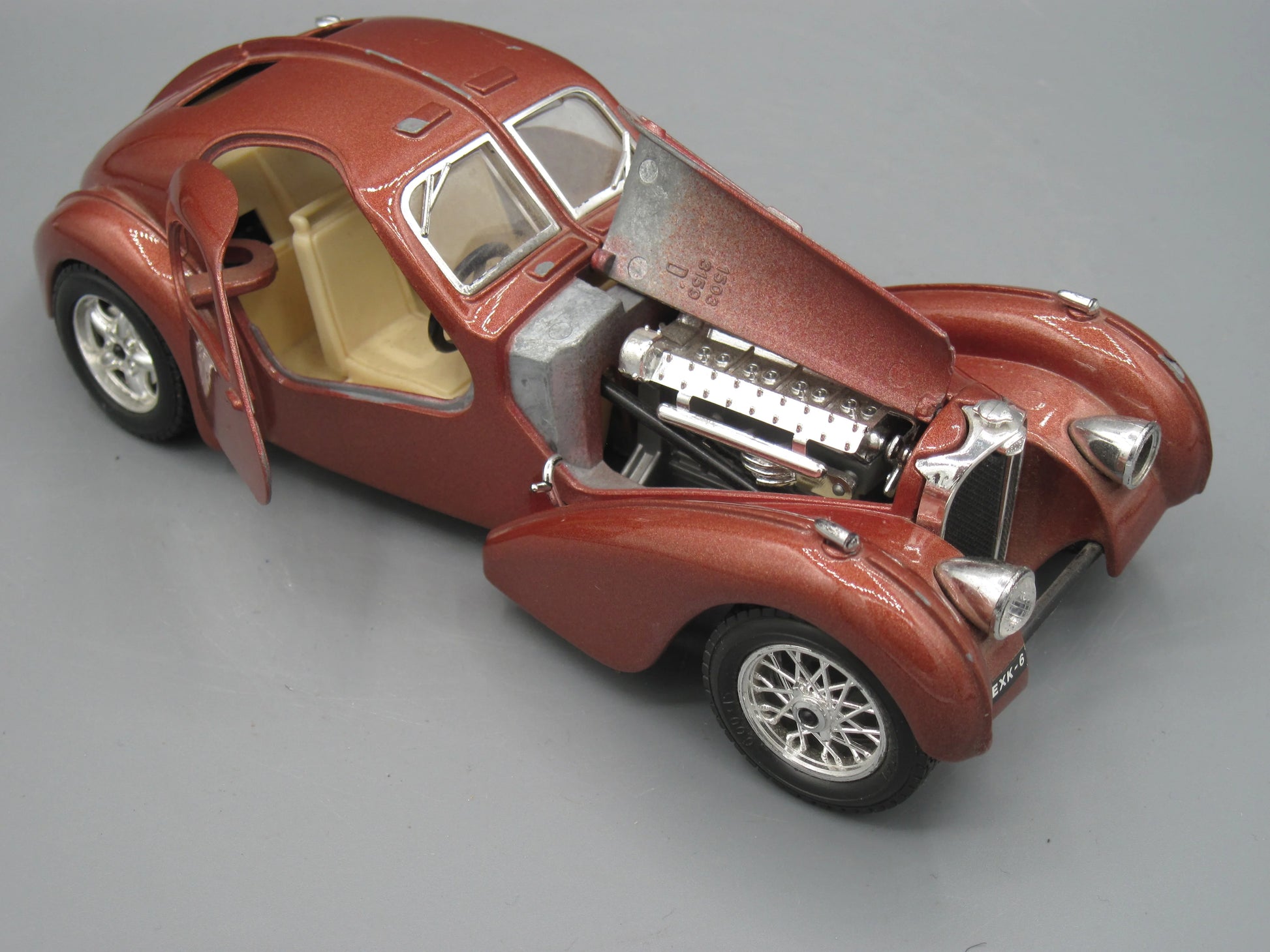 Bburago   Bugatti Atlantic 1936 Brown