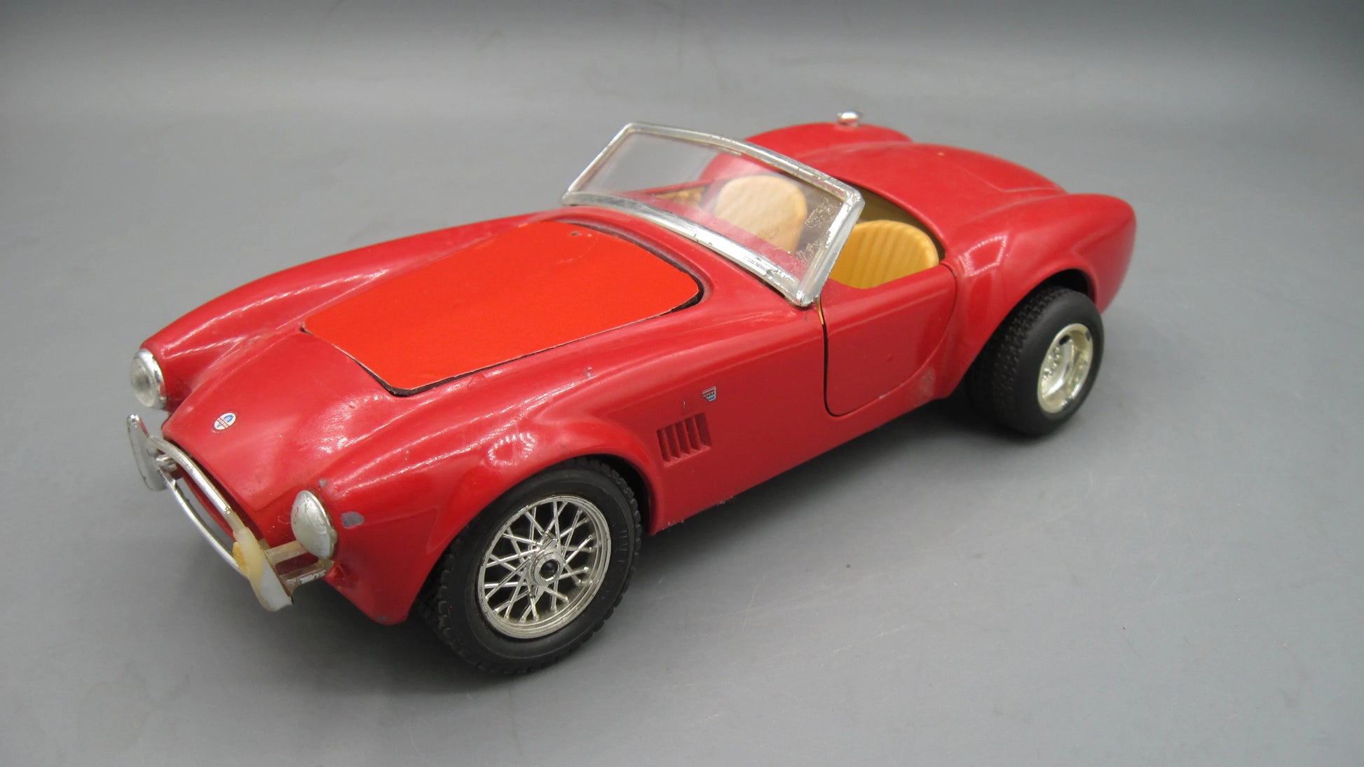 Bburago   Ford Cobra 427  Red