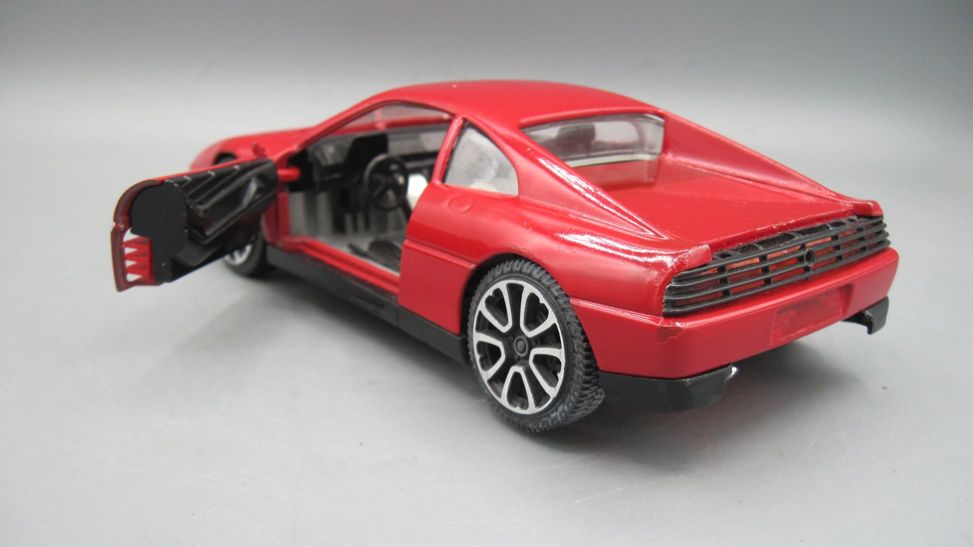 Bburago   Ferrari 348 TB 1989 Maroon