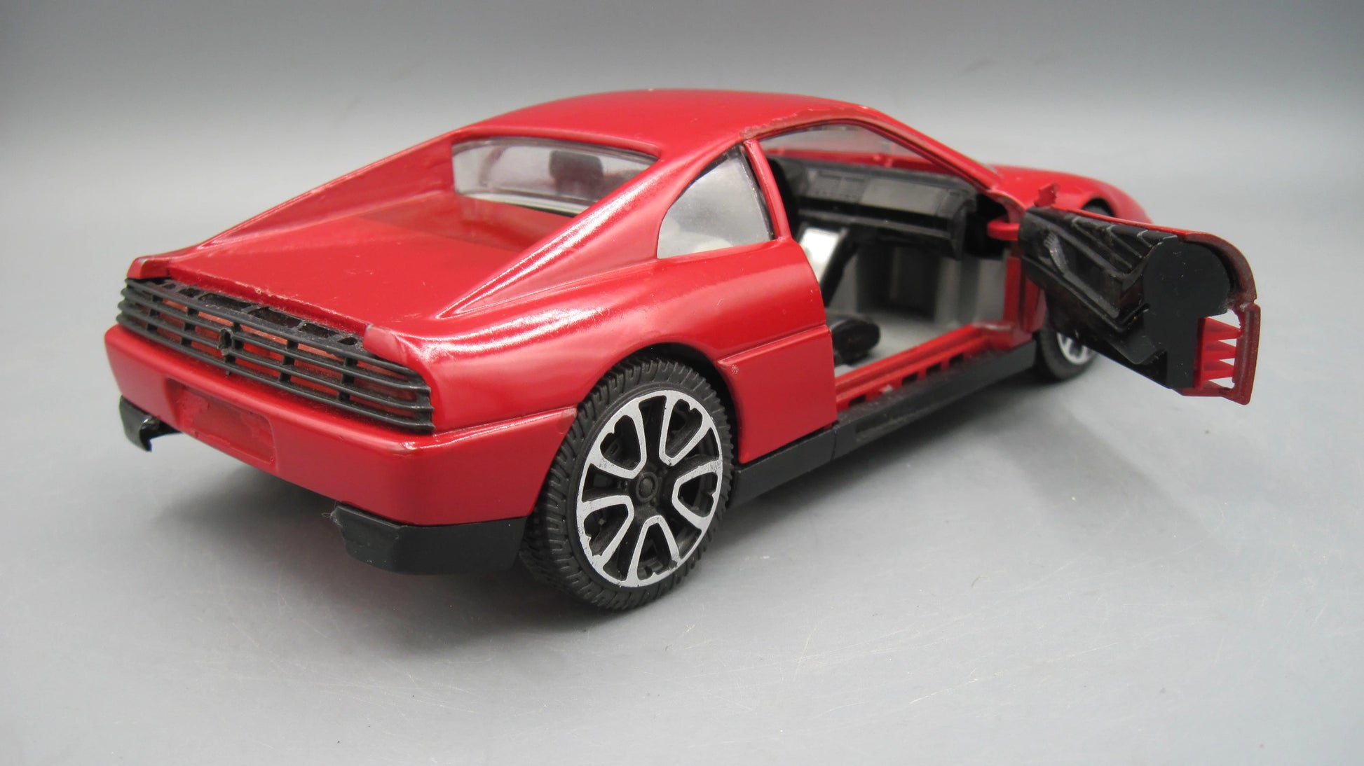Bburago   Ferrari 348 TB 1989 Maroon