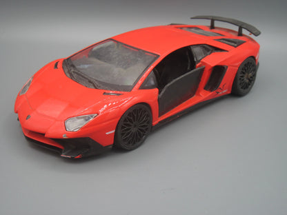 Bburago   Lamborghini Aventador LP 750-4 SV  Red