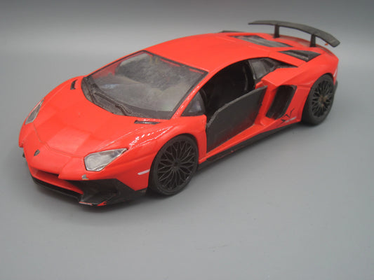 Bburago   Lamborghini Aventador LP 750-4 SV  Red