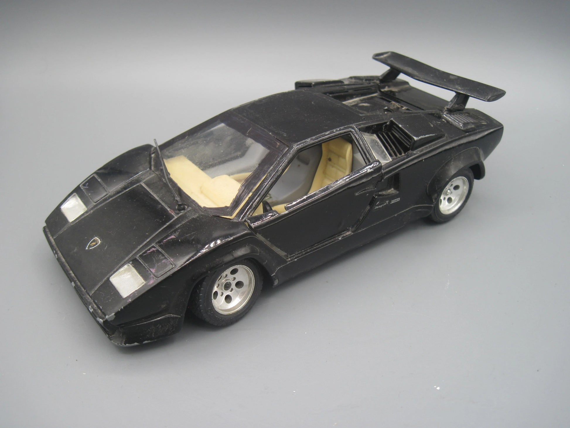 Bburago   Lamborghini Countach 1988 Black