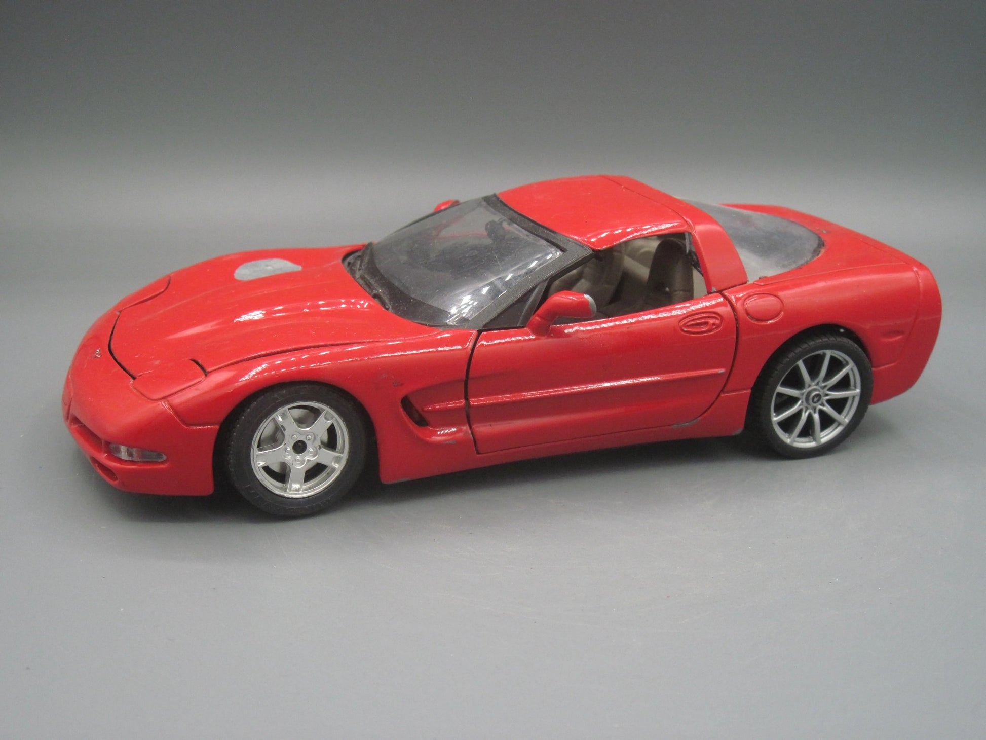 Bburago   Chevrolet Corvette 1997 Red