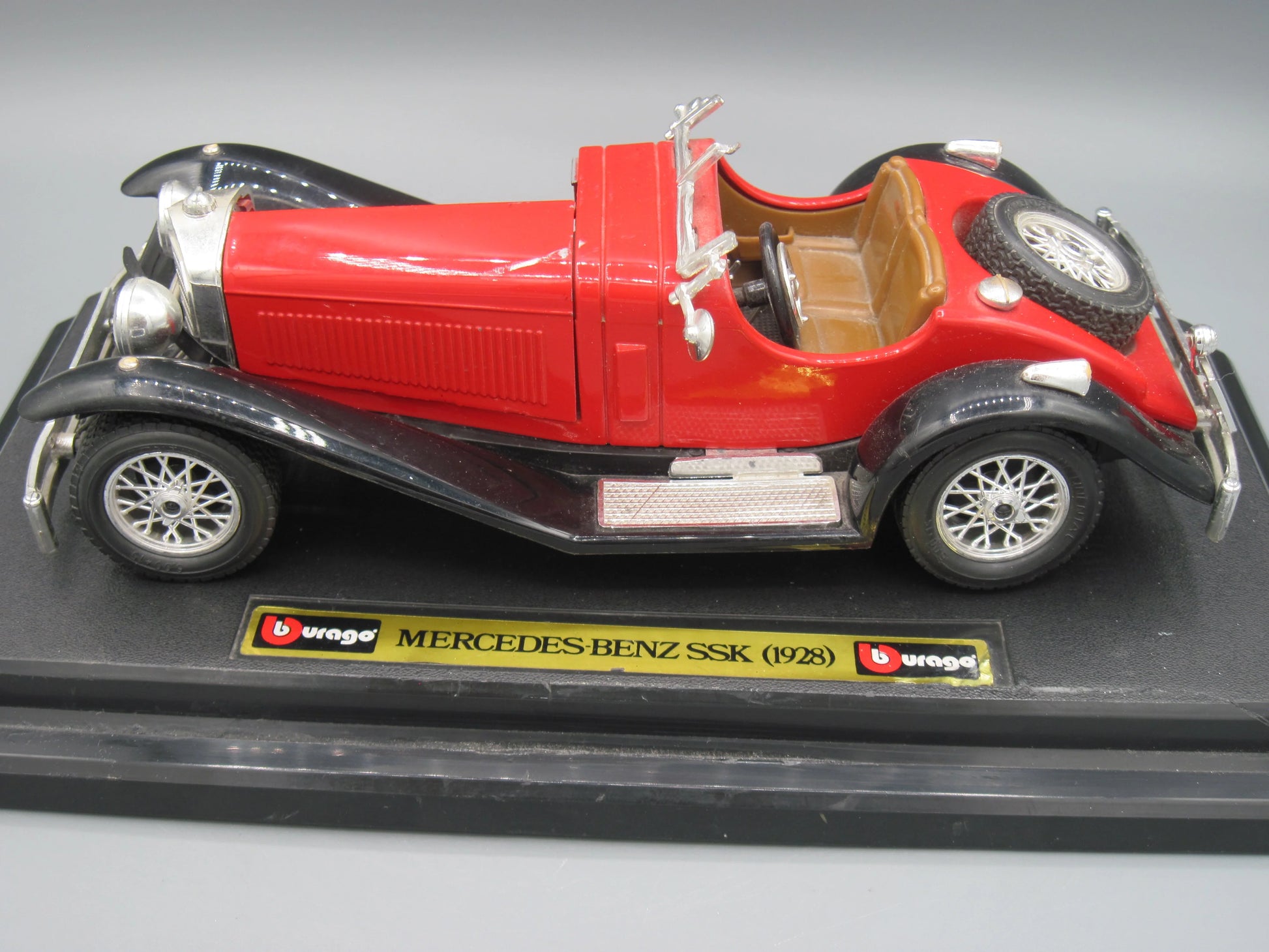 Bburago   Mercedes-Benz SSK  1928 Red