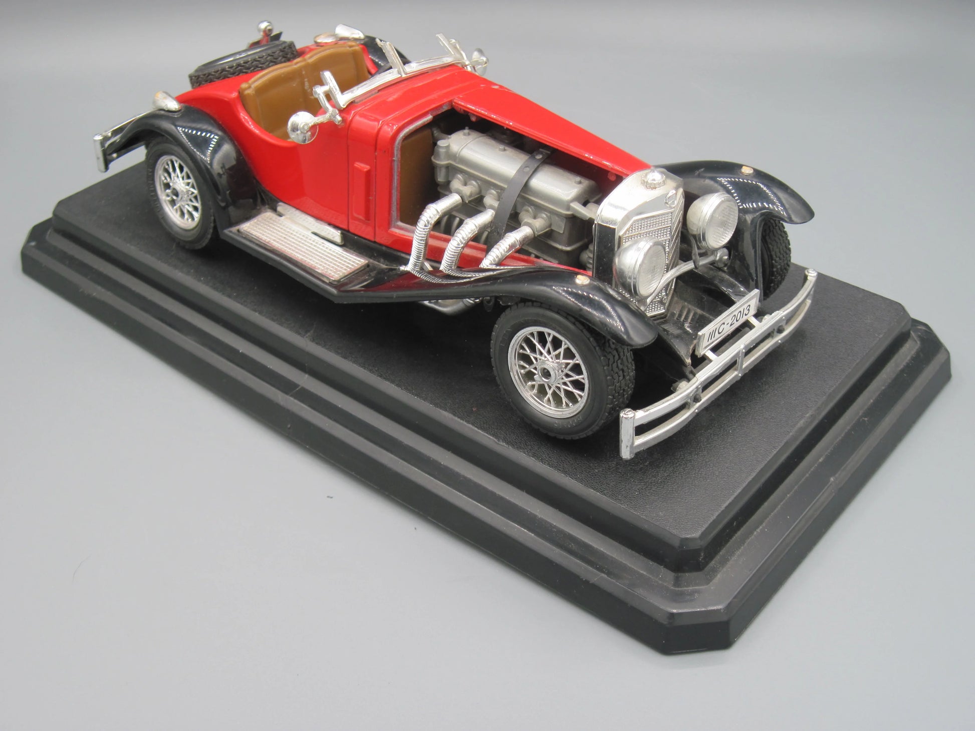 Bburago   Mercedes-Benz SSK  1928 Red