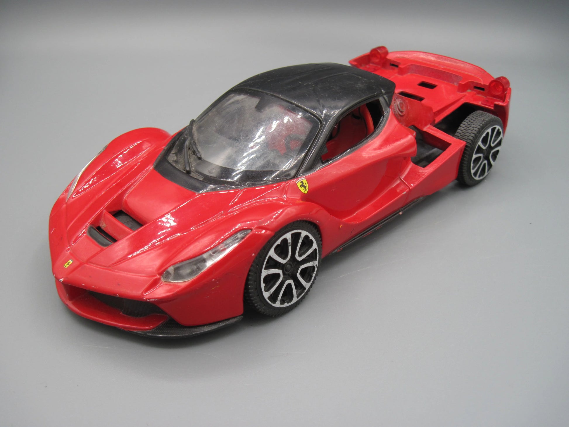 Bburago   Ferrari LaFerrari  Red