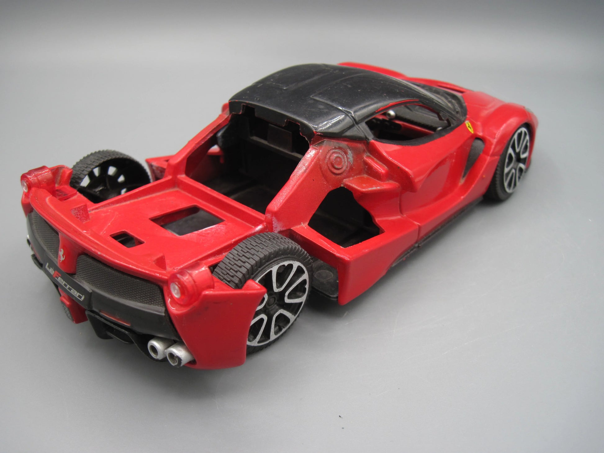 Bburago   Ferrari LaFerrari  Red