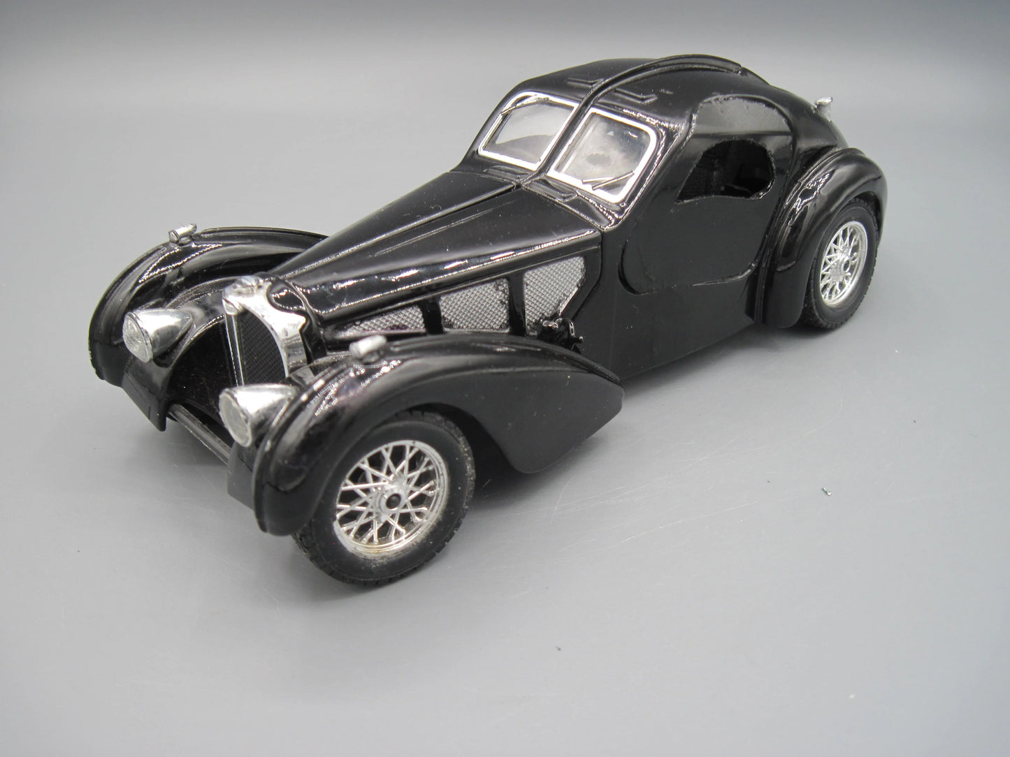 Bburago   Bugatti Atlantic 1936 Black