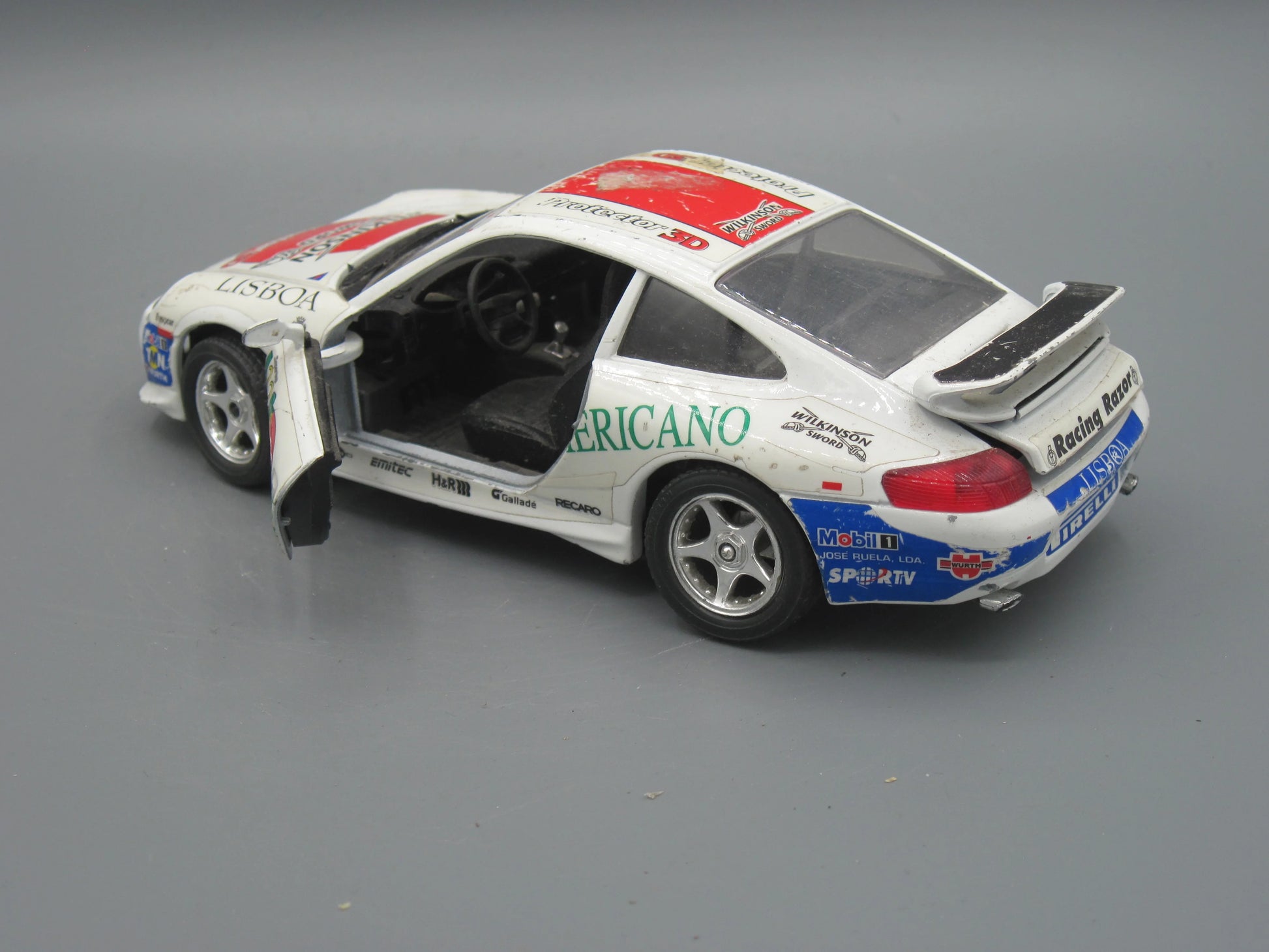 Bburago   Porsche Carrera 911  White