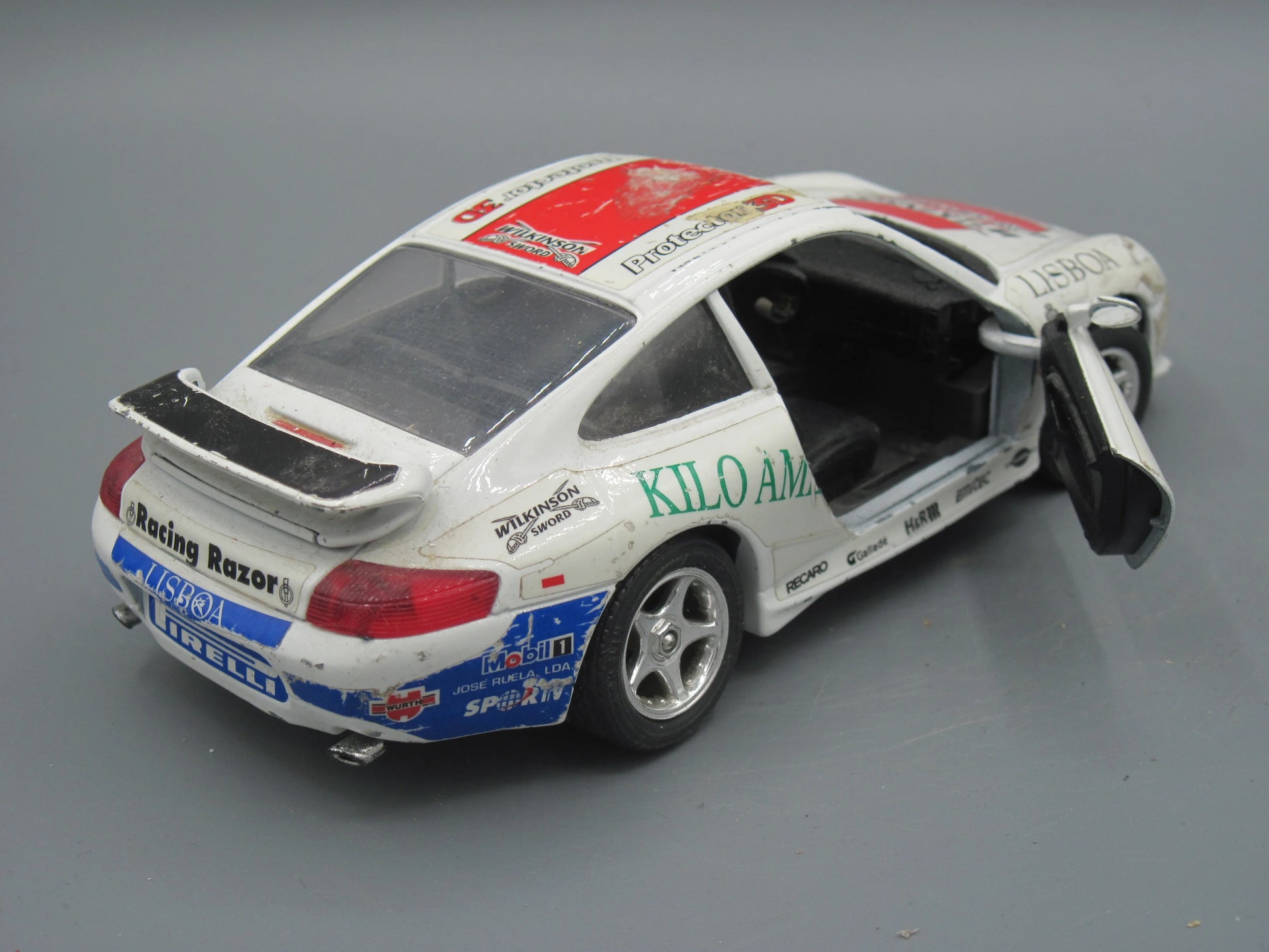 Bburago   Porsche Carrera 911  White