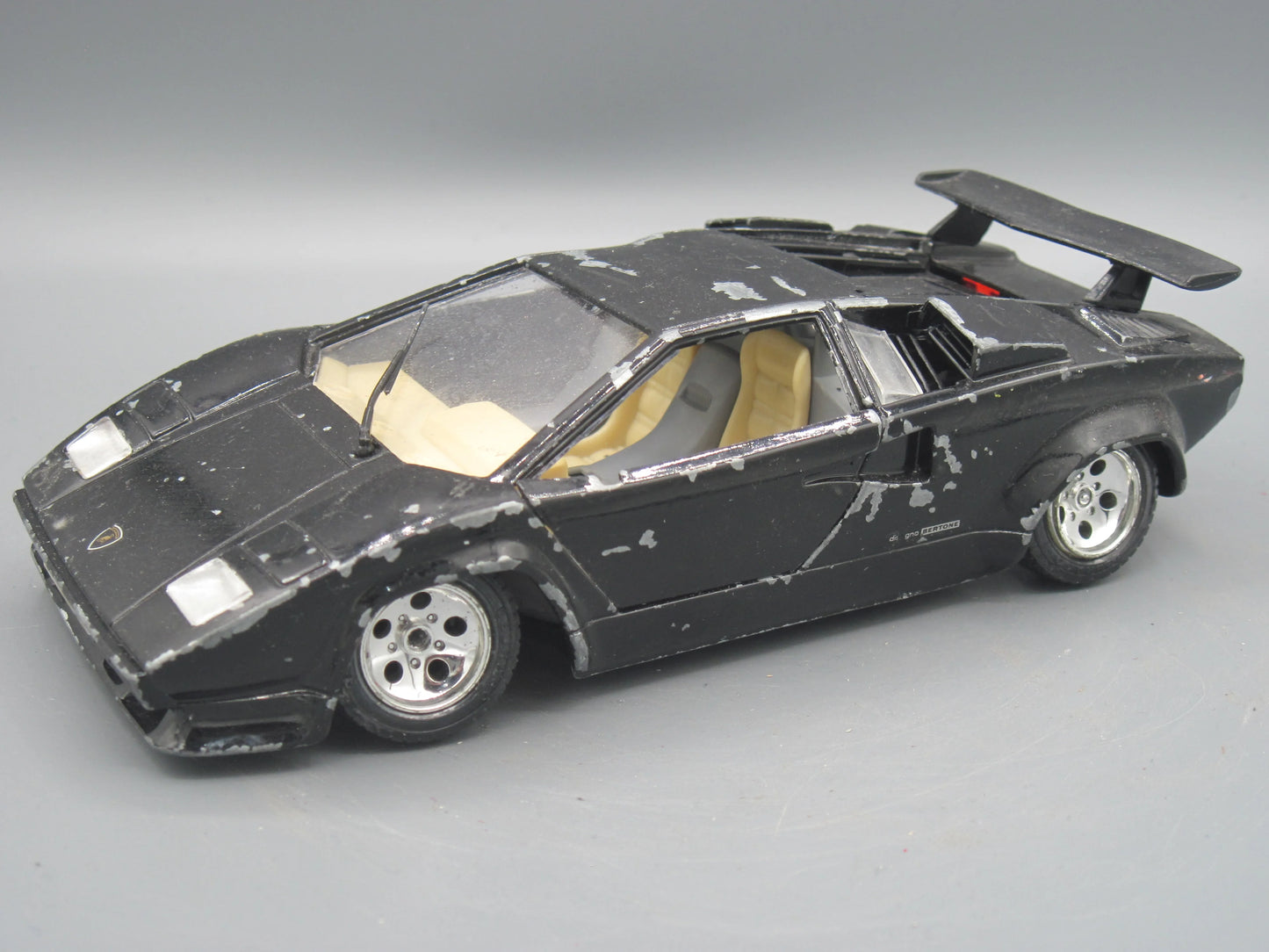 Bburago   Lamborghini Countach 1988 Black