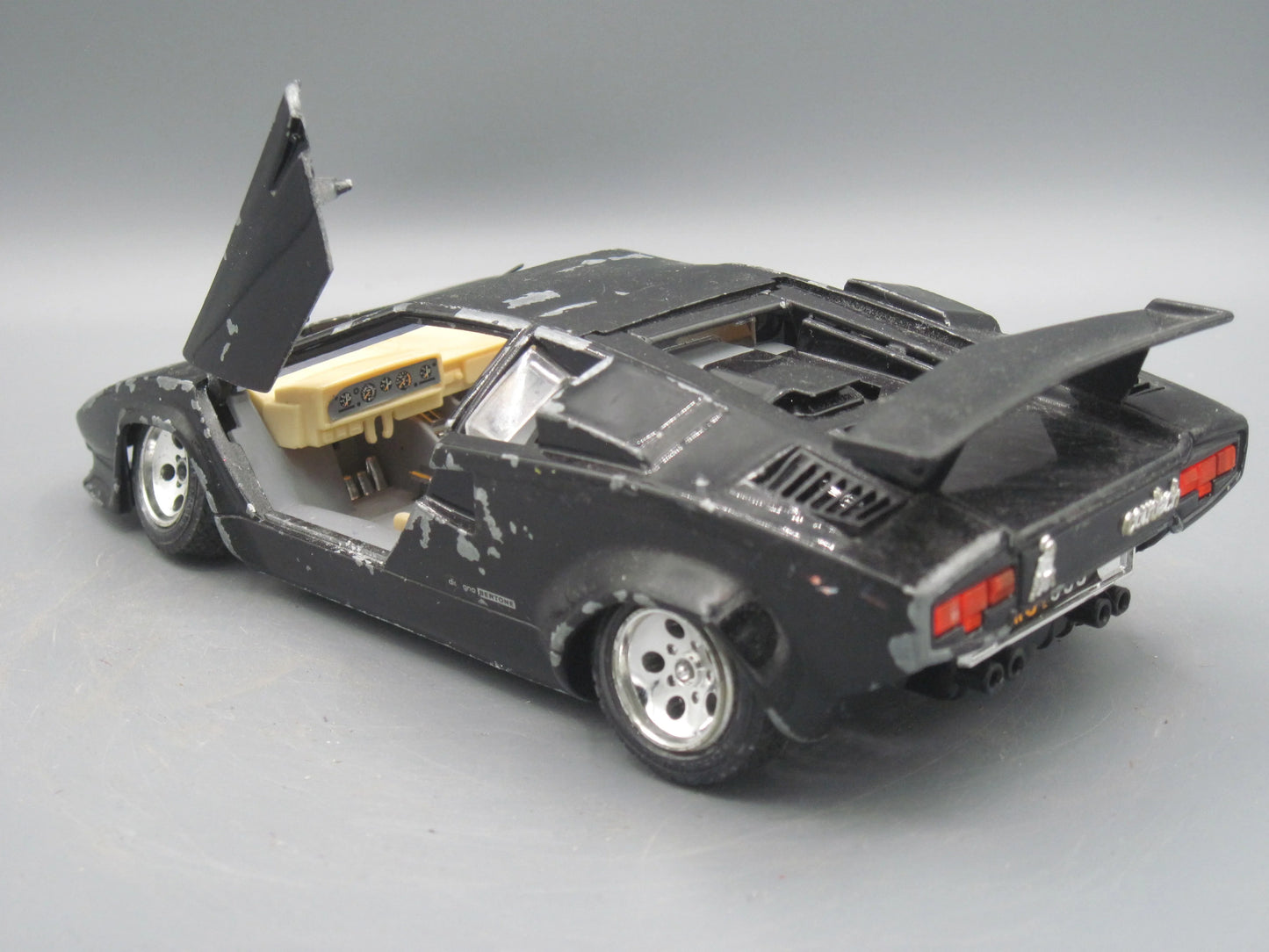 Bburago   Lamborghini Countach 1988 Black