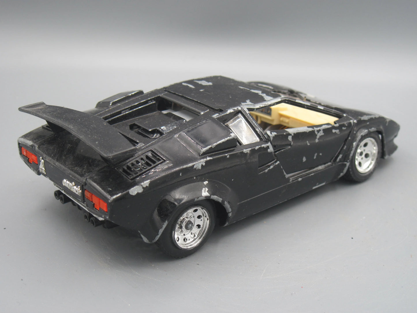 Bburago   Lamborghini Countach 1988 Black