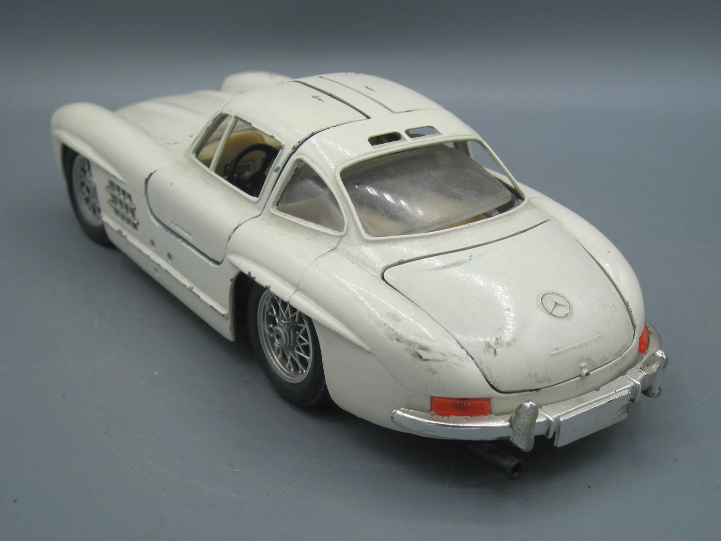 Bburago   Mercedes-Benz 300 SL 1954 Beige