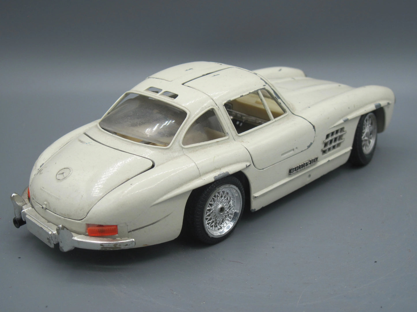 Bburago   Mercedes-Benz 300 SL 1954 Beige