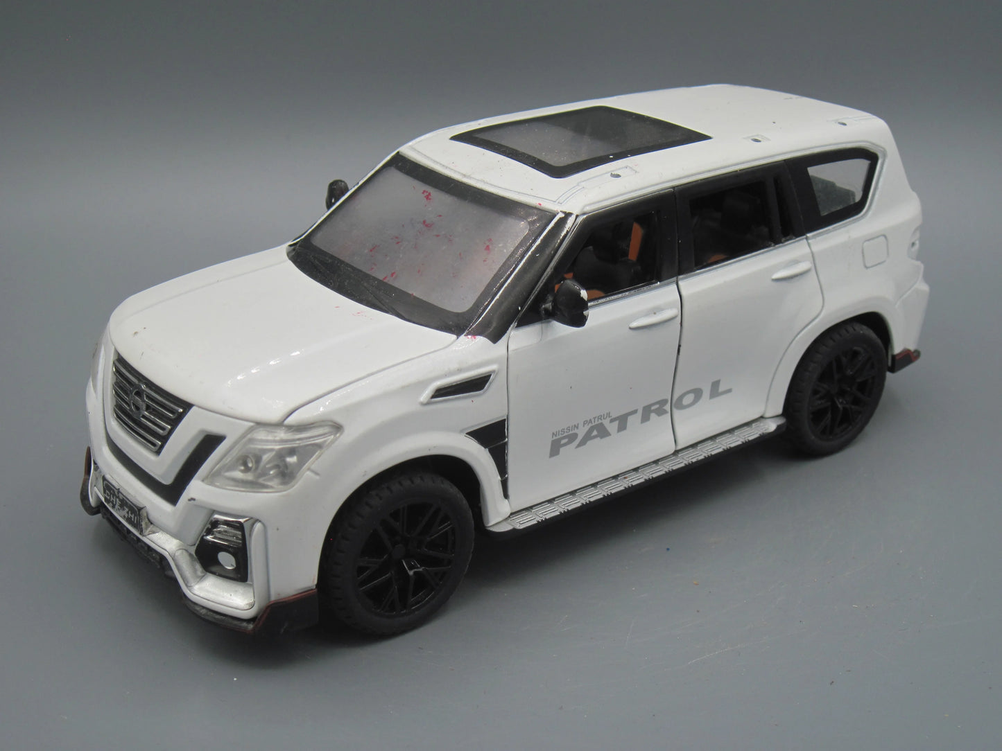 Nissan Patrol  White