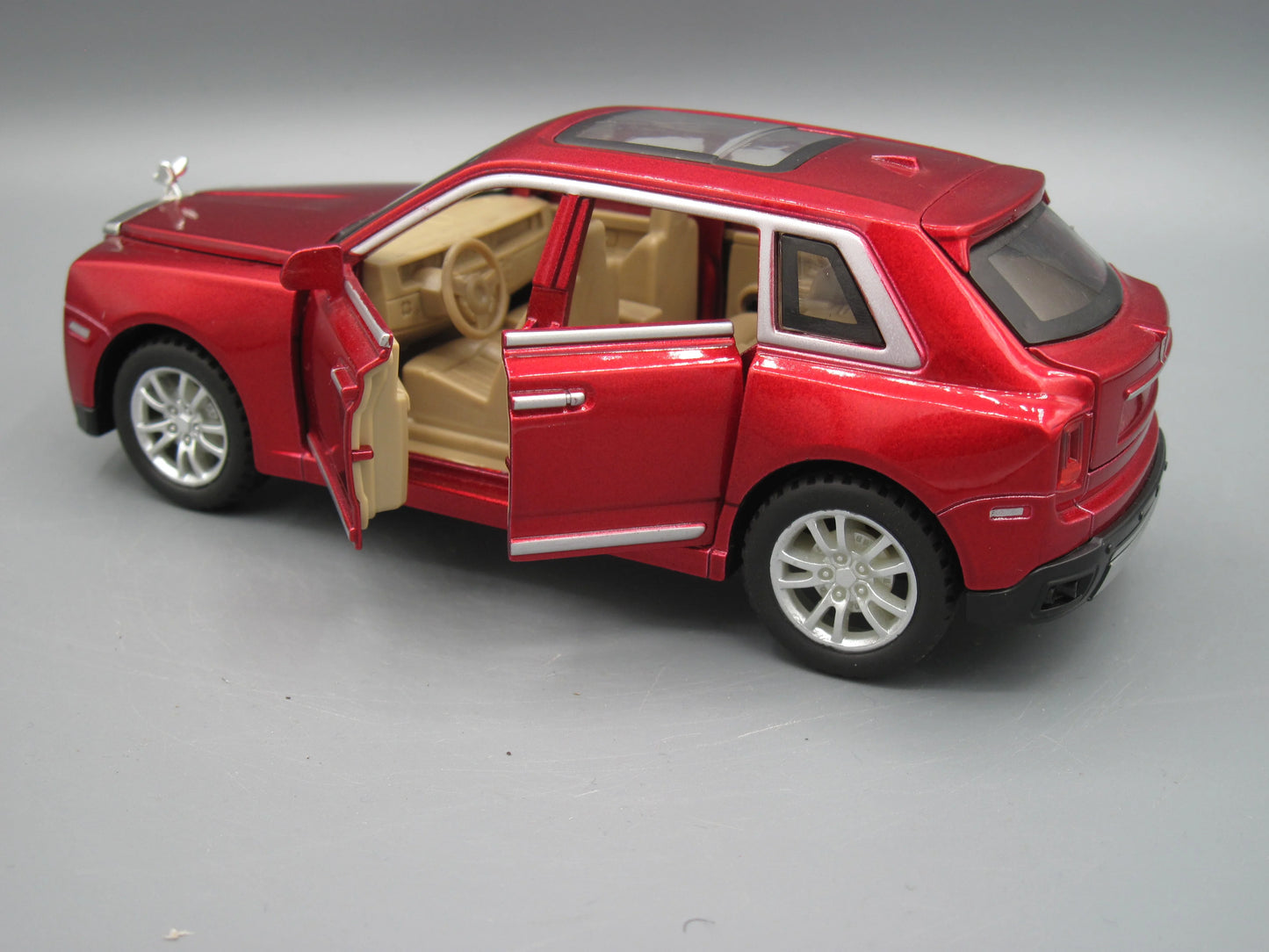 Rolls-Royce Cullinan  Red