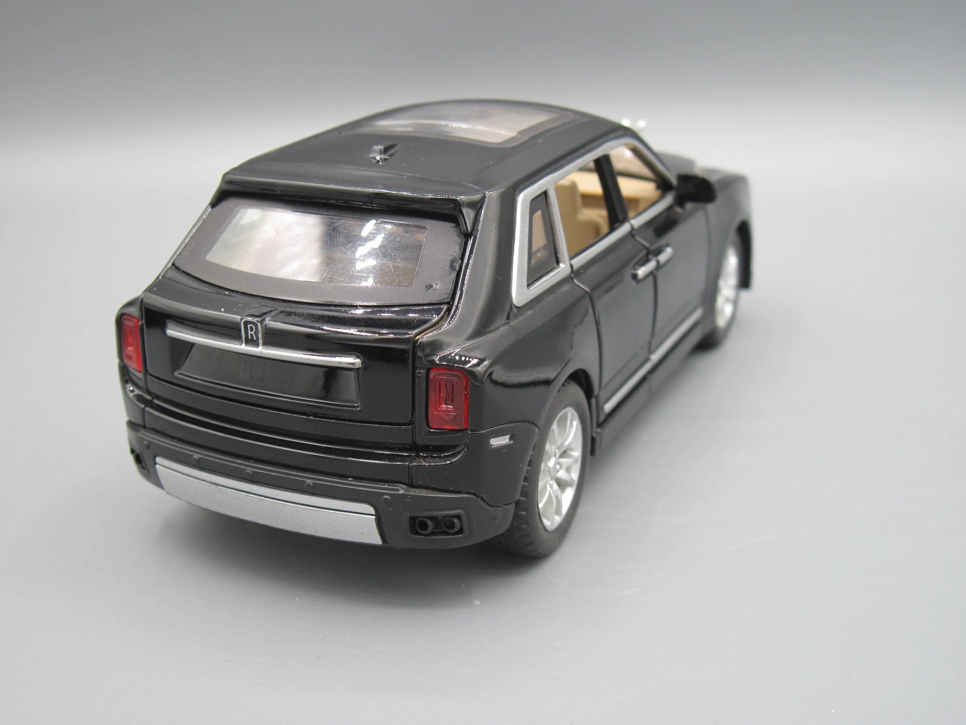 Rolls-Royce Cullinan  Black