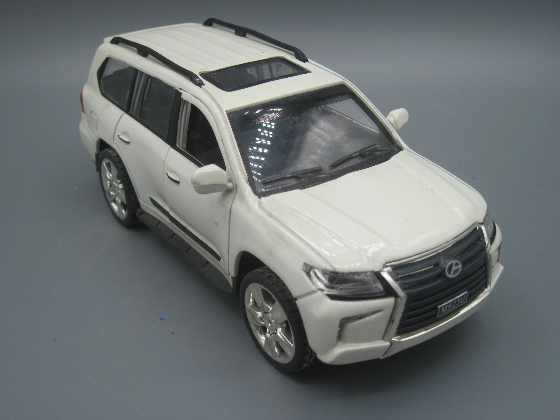 China   Lexus LX 570  White