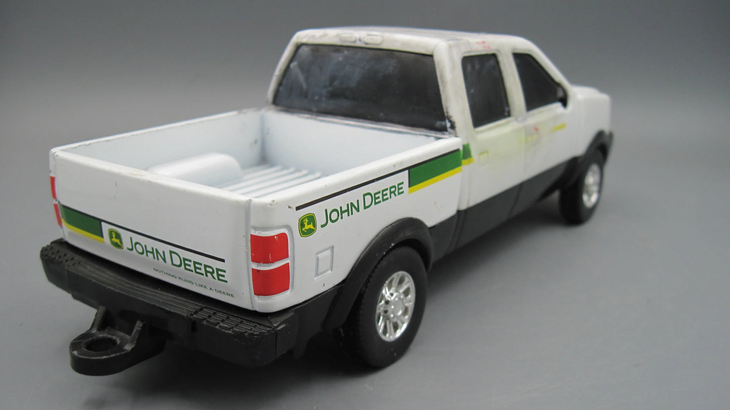 ERTL   John Deere Pickup Truck  White