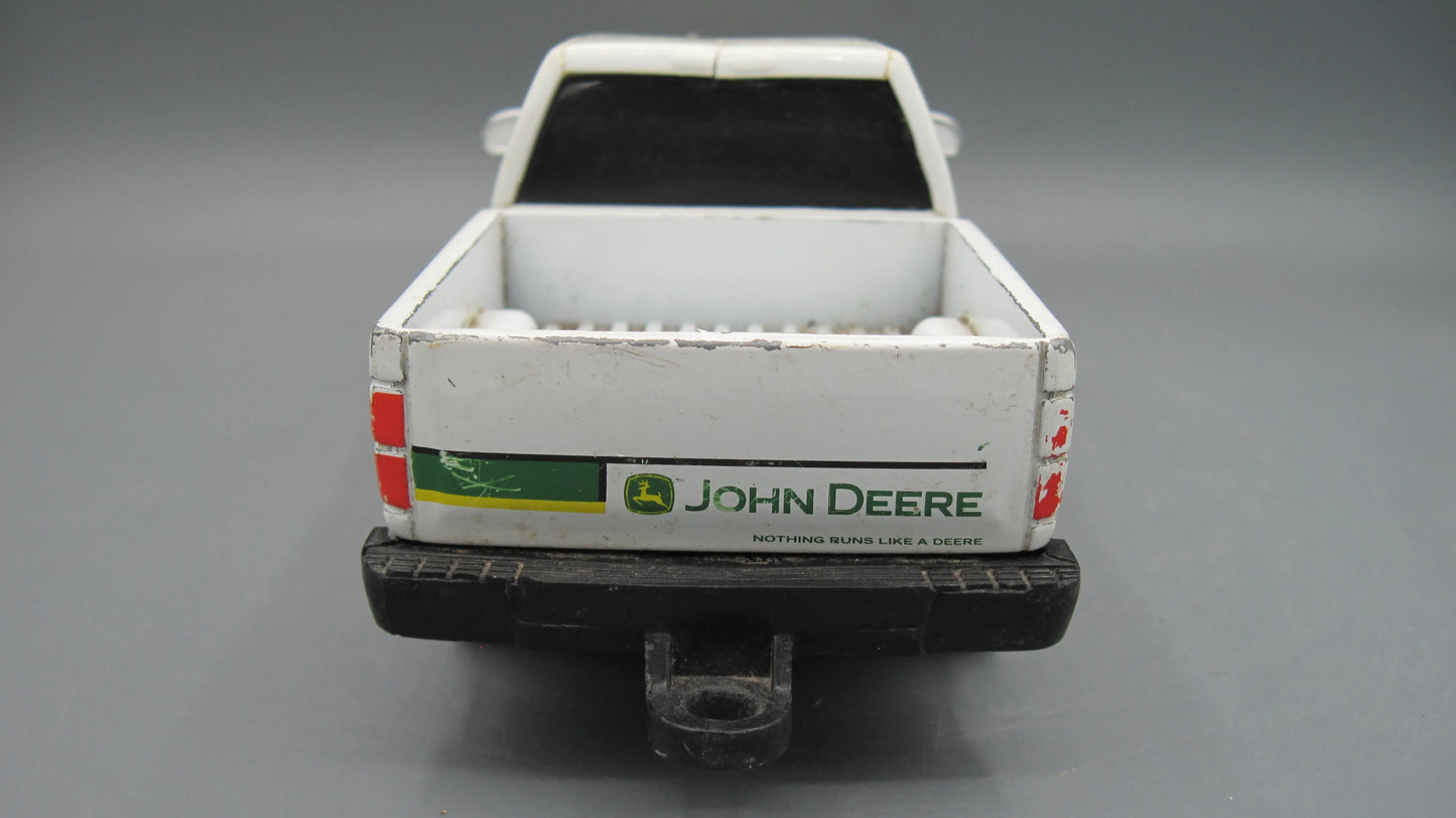 ERTL   John Deere Pickup Truck  White