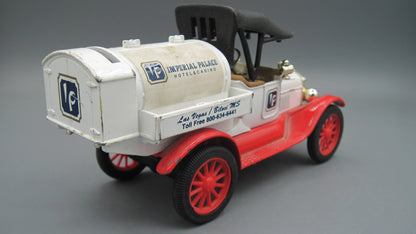 ERTL   Ford T Runabout 1918 White & Red