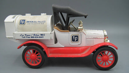 ERTL   Ford T Runabout 1918 White & Red