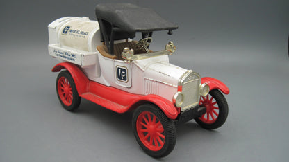ERTL   Ford T Runabout 1918 White & Red