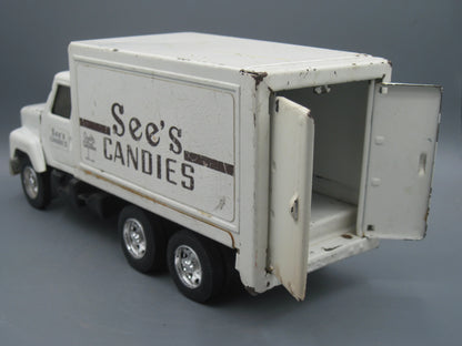 ERTL   International See's Candies Delivery Truck 1987 White